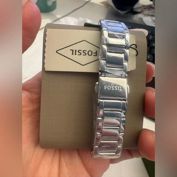 Fossil Silver Watch new with tags - Picture 3 of 7